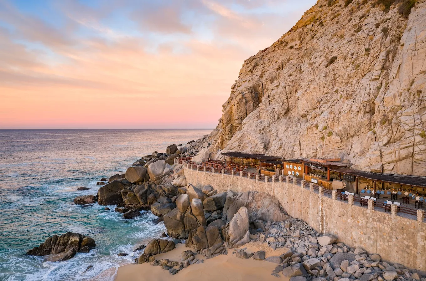 El Farallon — cliffside seafood restaurant in Cabo San Lucas